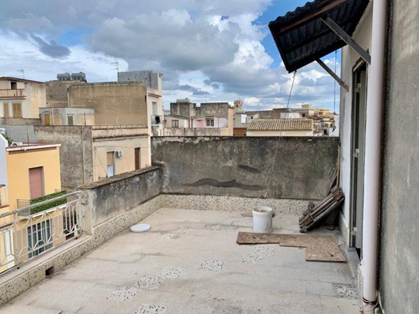 casa indipendente in vendita ad Avola