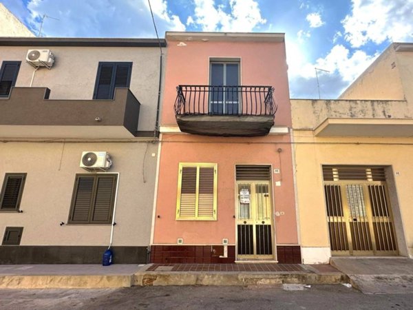 casa indipendente in vendita ad Avola