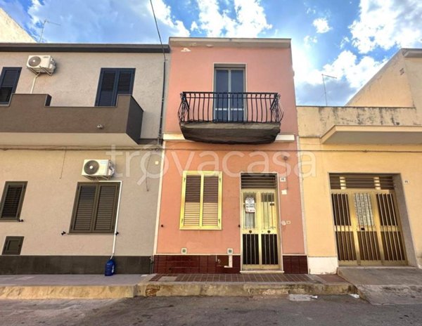 casa indipendente in vendita ad Avola