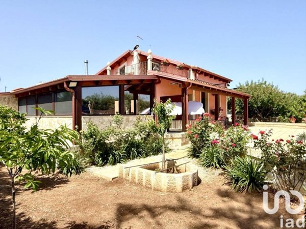 casa indipendente in vendita ad Avola