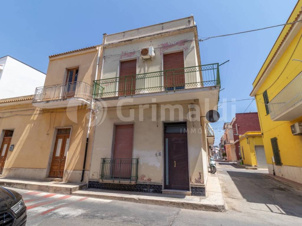 casa indipendente in vendita ad Avola