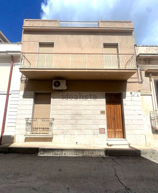 casa indipendente in vendita ad Avola