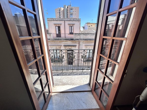 casa indipendente in vendita ad Avola