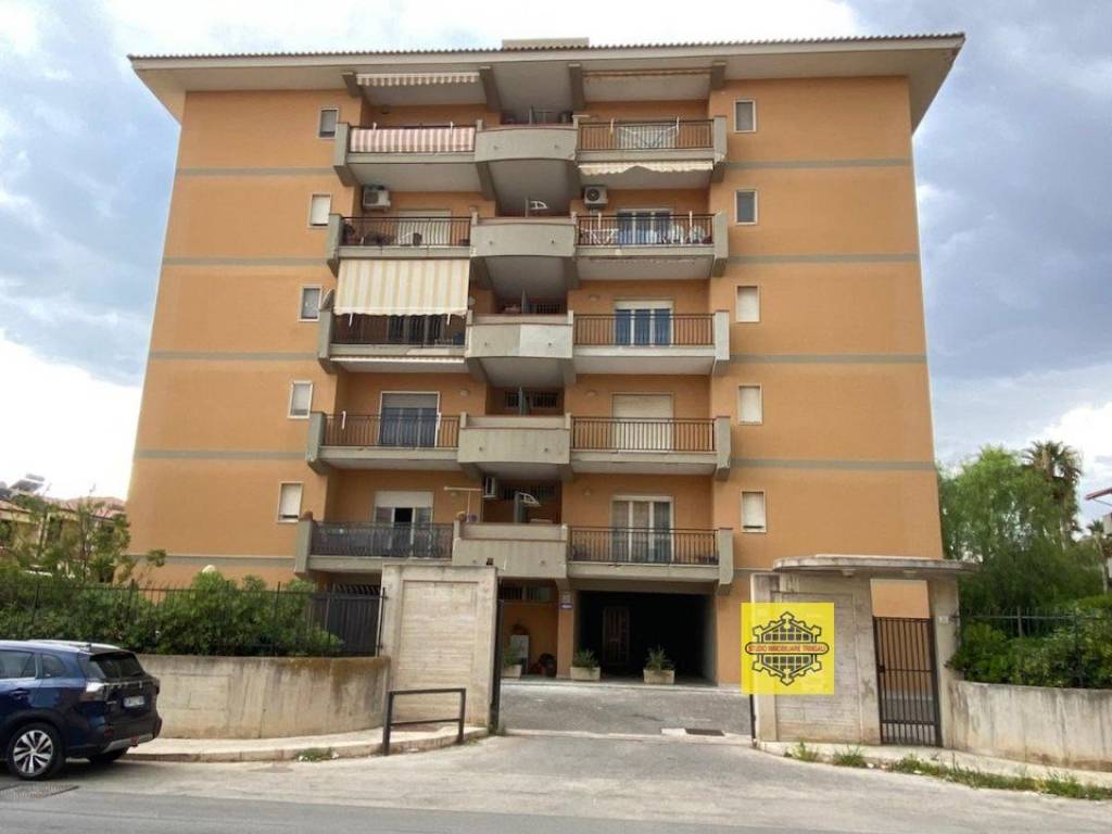 appartamento in vendita ad Avola