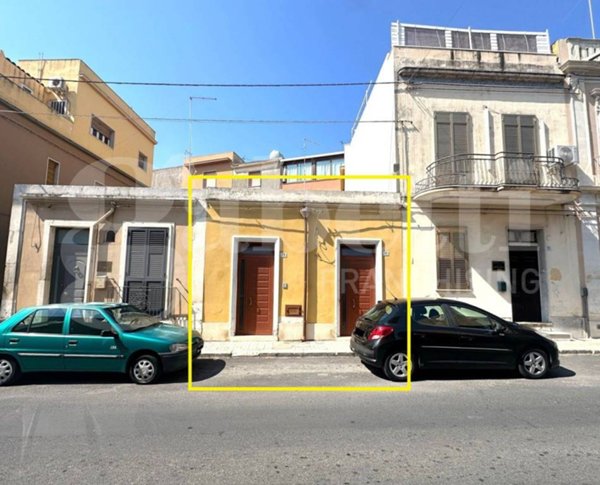 casa indipendente in vendita ad Avola