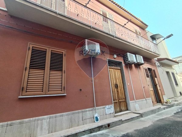 casa indipendente in vendita ad Avola
