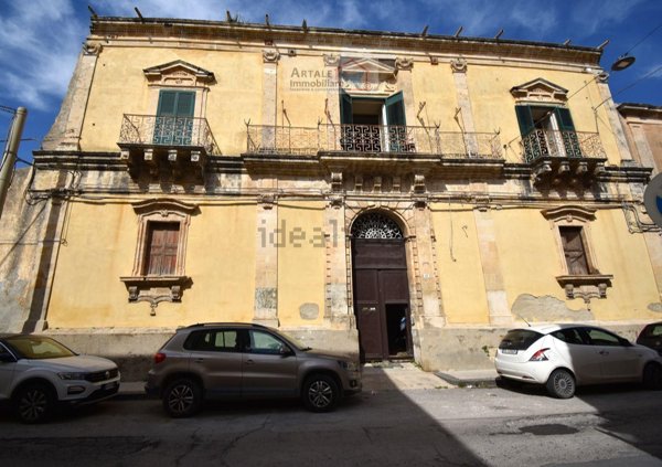 casa indipendente in vendita ad Avola