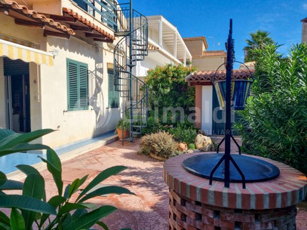 casa indipendente in vendita ad Avola