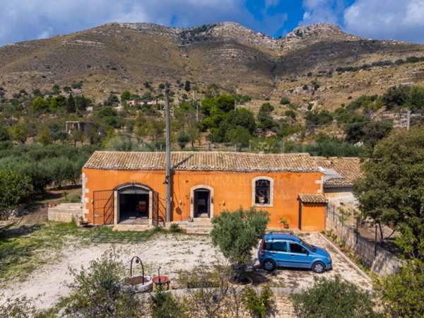 casale in vendita ad Avola