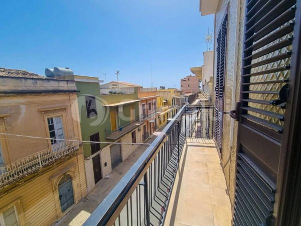 casa indipendente in vendita ad Avola