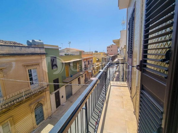 casa indipendente in vendita ad Avola