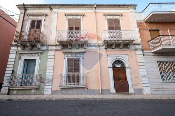 casa indipendente in vendita ad Avola