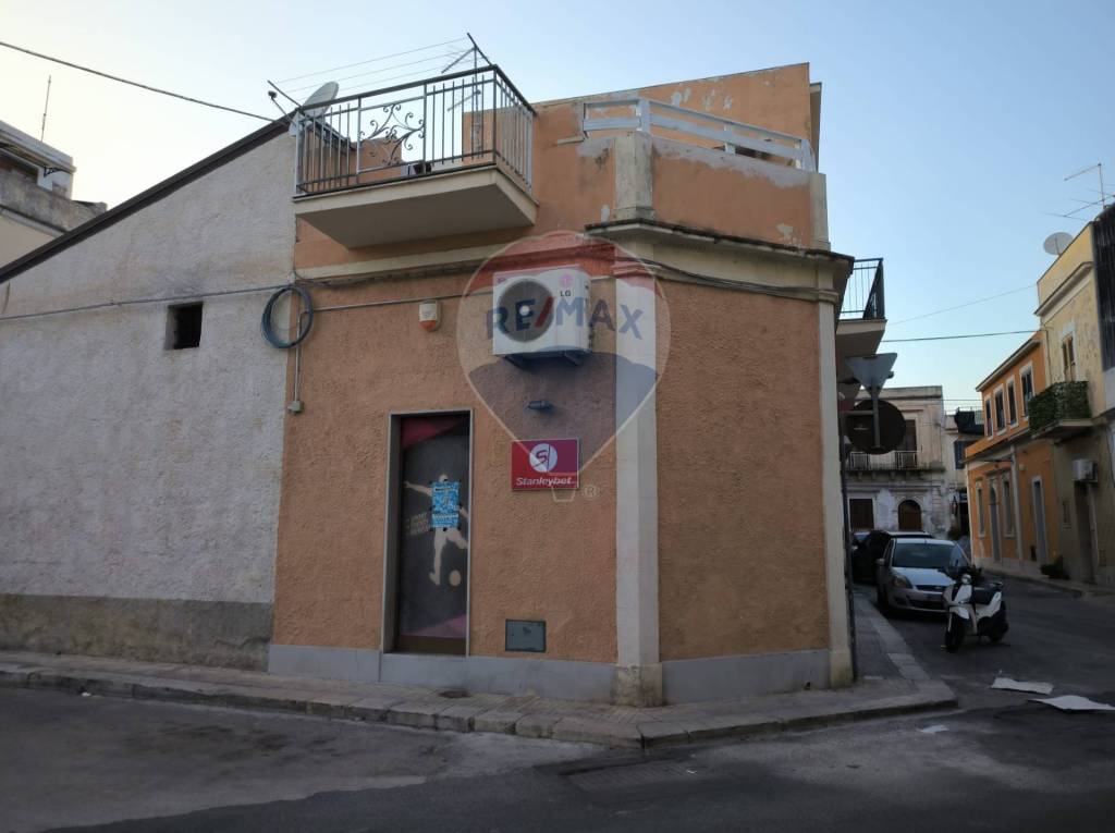 appartamento in vendita ad Avola