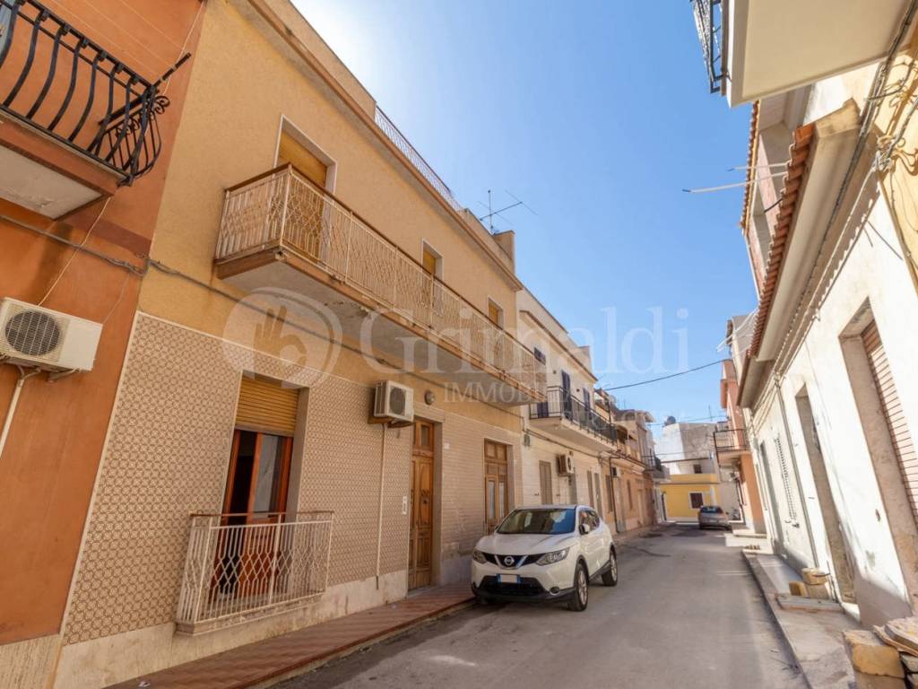 casa indipendente in vendita ad Avola