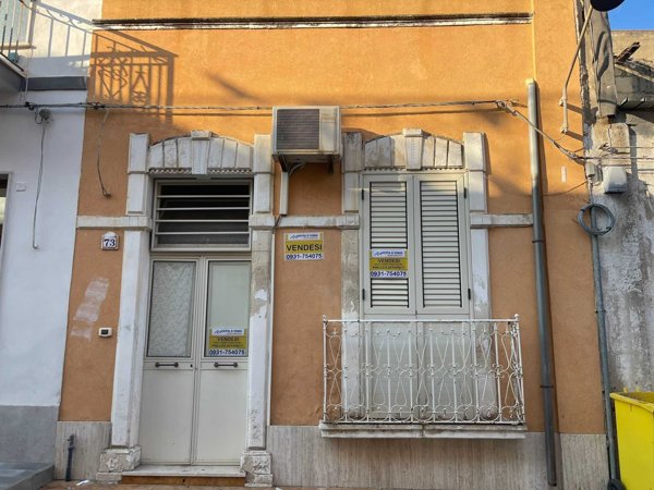 casa indipendente in vendita ad Avola