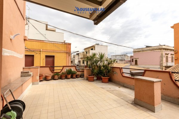 casa indipendente in vendita ad Avola