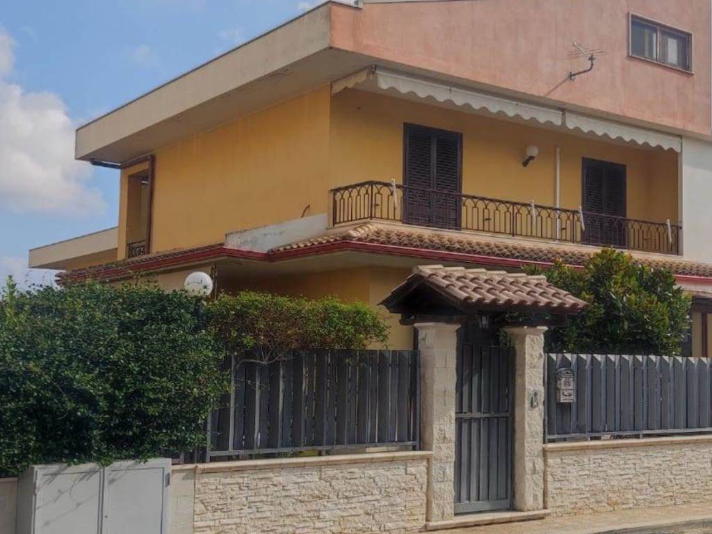 casa indipendente in vendita ad Avola
