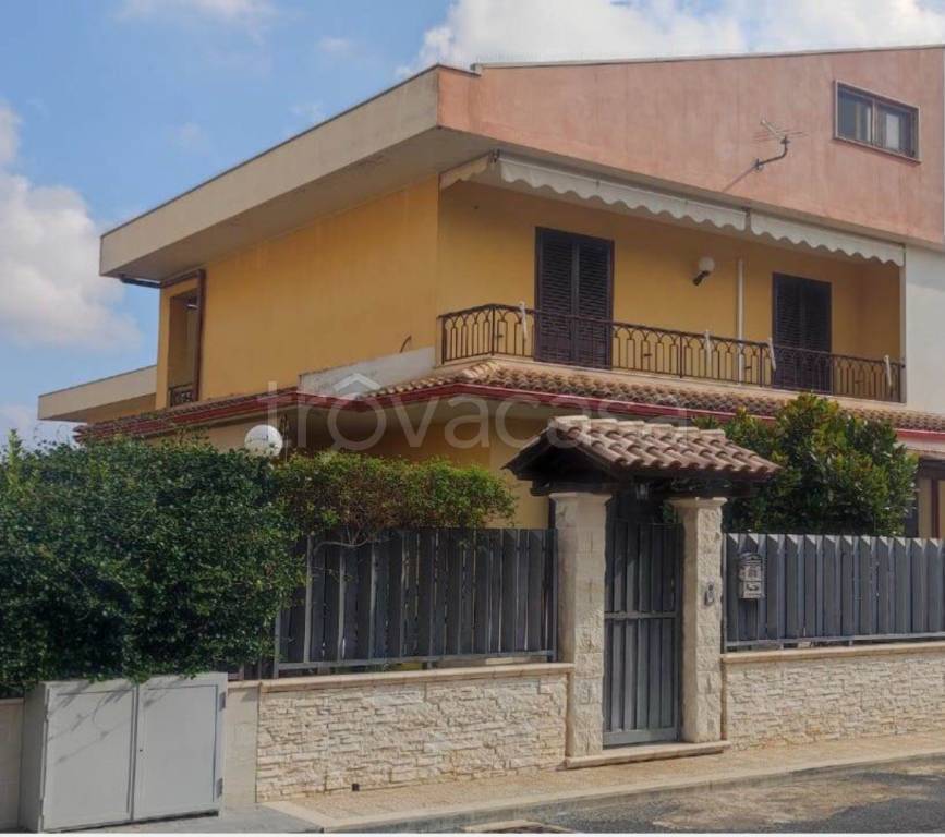 casa indipendente in vendita ad Avola