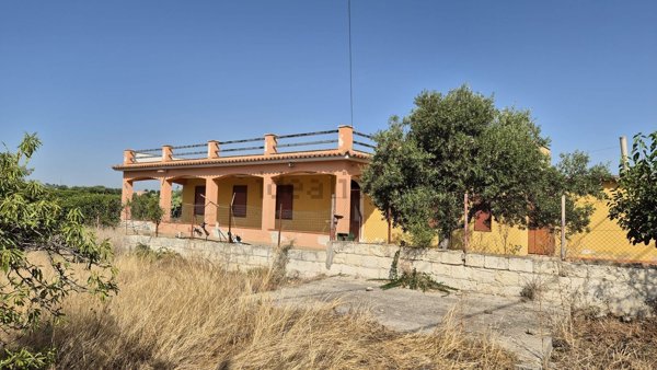 casa indipendente in vendita ad Avola