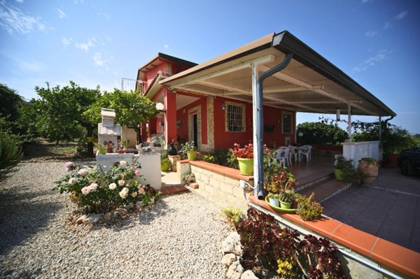casa indipendente in vendita ad Avola