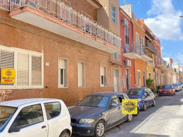 casa indipendente in vendita ad Avola