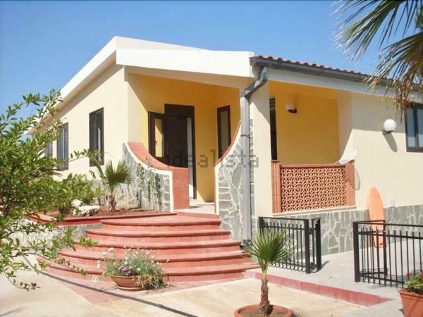 casa indipendente in vendita ad Avola