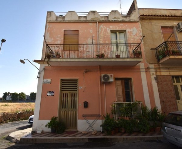 casa indipendente in vendita ad Avola