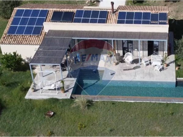 casa indipendente in vendita ad Avola