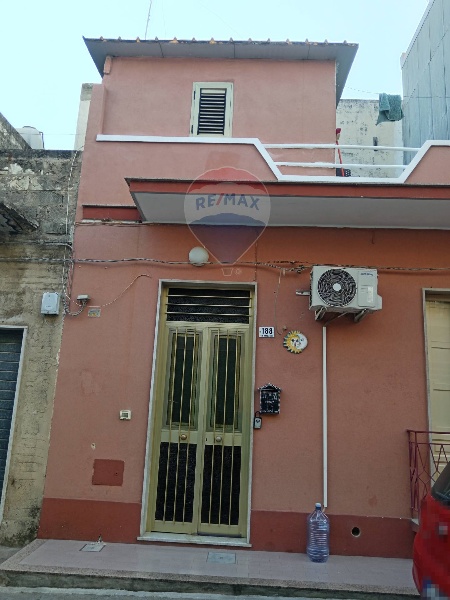 casa indipendente in vendita ad Avola