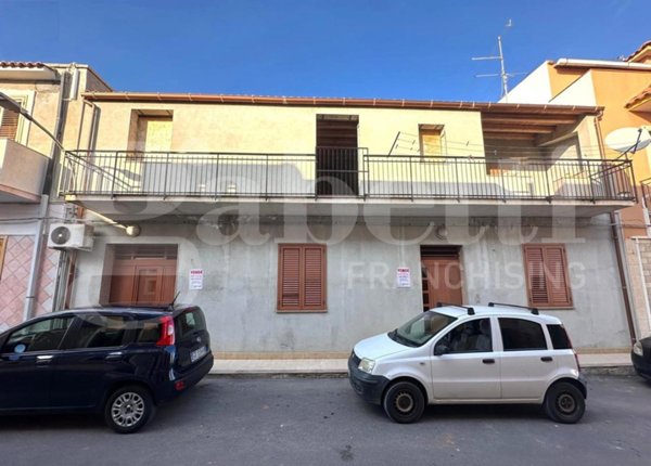 casa indipendente in vendita ad Avola