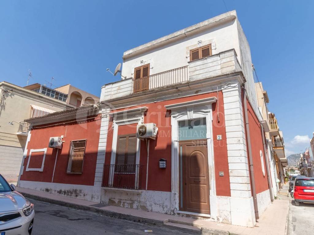 casa indipendente in vendita ad Avola