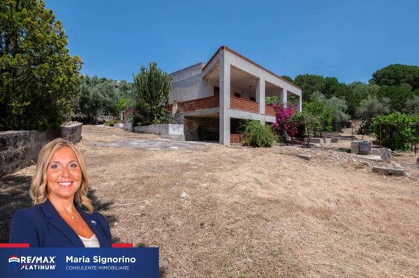 casa indipendente in vendita ad Avola