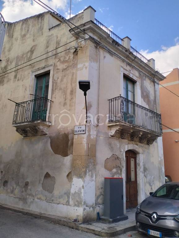 casa indipendente in vendita ad Avola