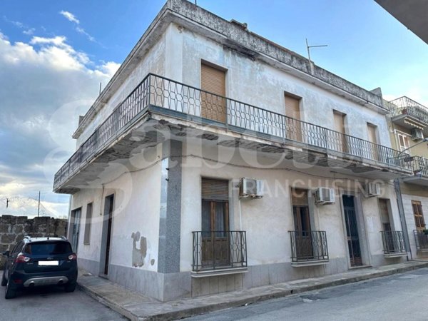 casa indipendente in vendita ad Avola