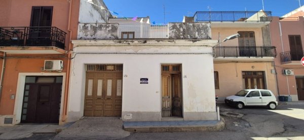 casa indipendente in vendita ad Avola