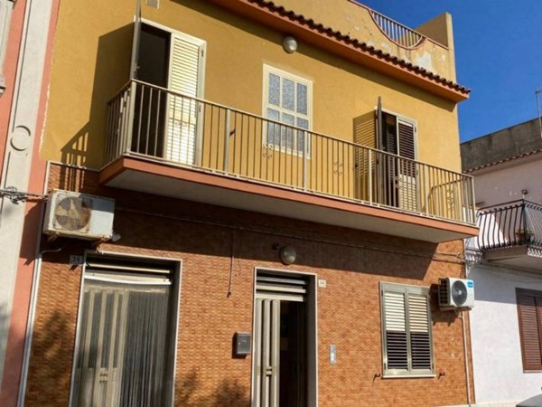 casa indipendente in vendita ad Avola