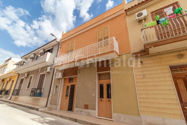 casa indipendente in vendita ad Avola