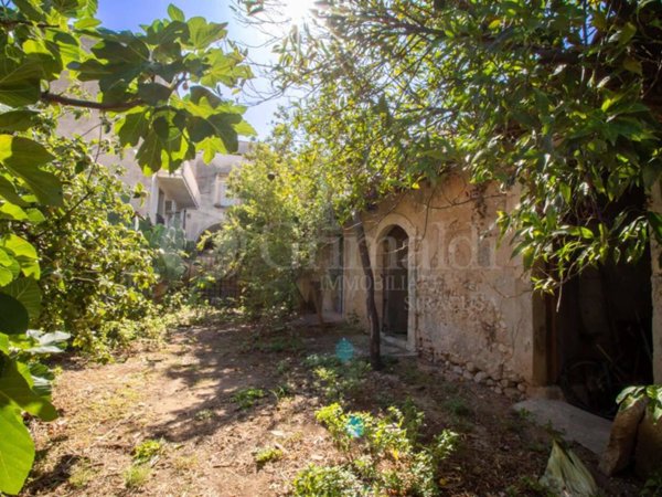 casa indipendente in vendita ad Avola