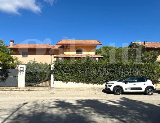 casa indipendente in vendita ad Avola