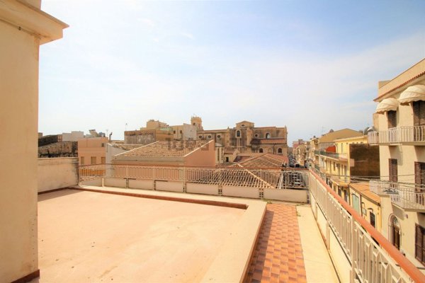 casa indipendente in vendita ad Avola