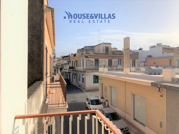 casa indipendente in vendita ad Avola