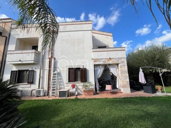 casa indipendente in vendita ad Avola