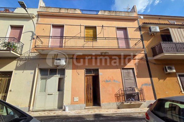 casa indipendente in vendita ad Avola