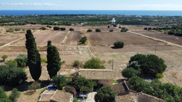casa indipendente in vendita ad Avola