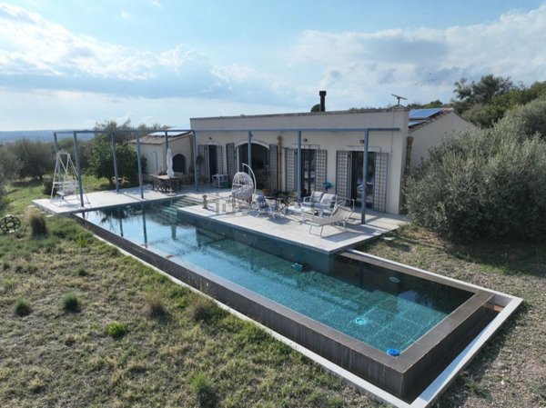 casa indipendente in vendita ad Avola