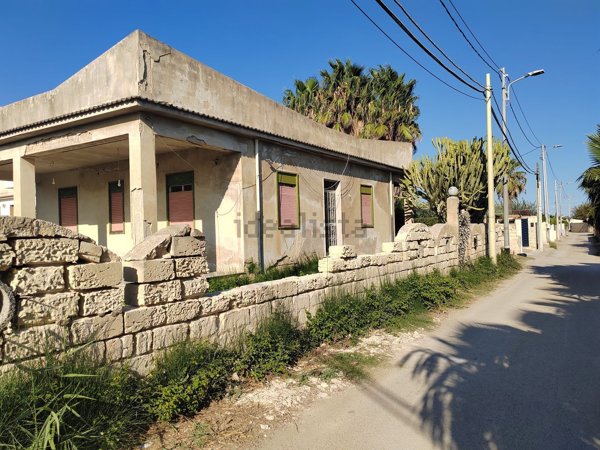 casa indipendente in vendita ad Avola
