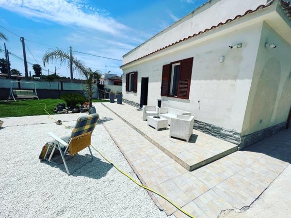 casa indipendente in vendita ad Avola in zona Piccio