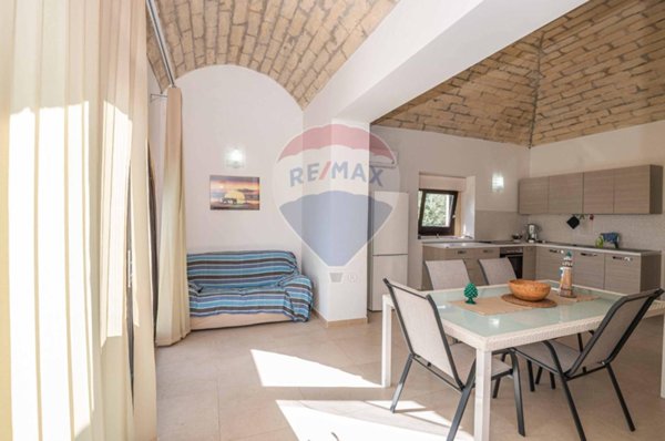 casa semindipendente in vendita ad Avola