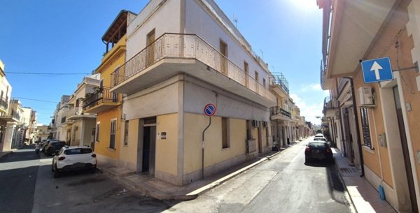 casa indipendente in vendita ad Avola