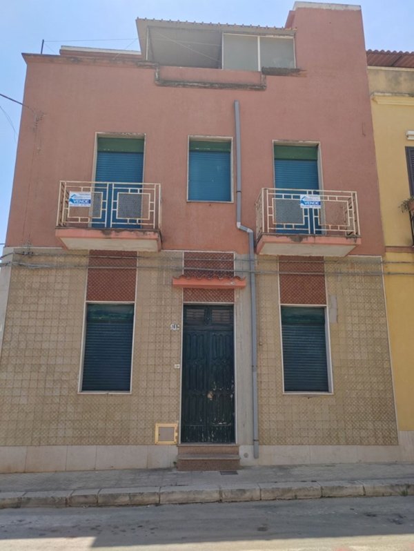 casa indipendente in vendita ad Avola